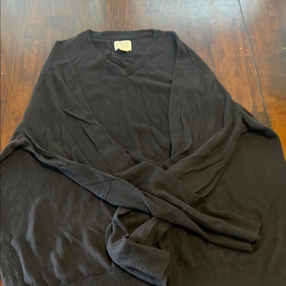 Men’s v-neck Sweater